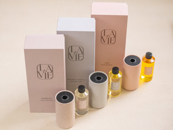 ⁦Oud Enchantment – Reed Diffuser⁩ - الصورة ⁦2⁩